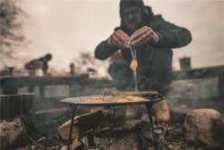 Robens Bighorn Pfanne, 3-Beinig, 48x44x23cm, Schwarz -Campingausrüstung 117350 0 6